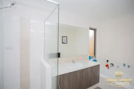 Property photo of 9/10 Pine Court Kelmscott WA 6111