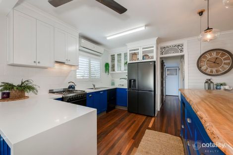 Property photo of 34 Harbour Esplanade Burnett Heads QLD 4670