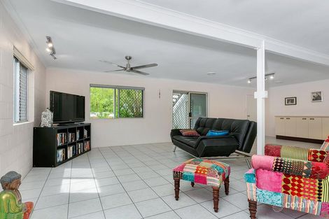 Property photo of 7 Cicero Close Mooroobool QLD 4870