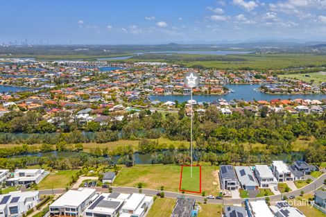 9237 Peter Senior Dr, Hope Island, QLD 4212