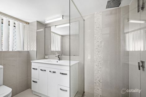 Property photo of 4/156 Surf Parade Broadbeach QLD 4218