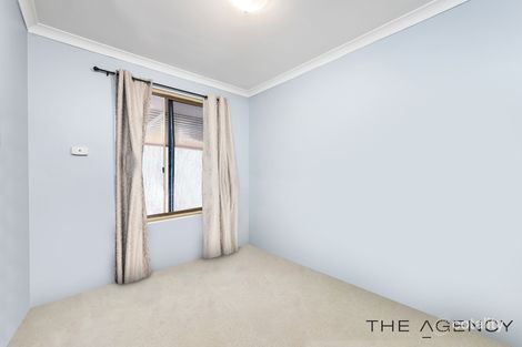 Property photo of 4 Golf Place Cooloongup WA 6168