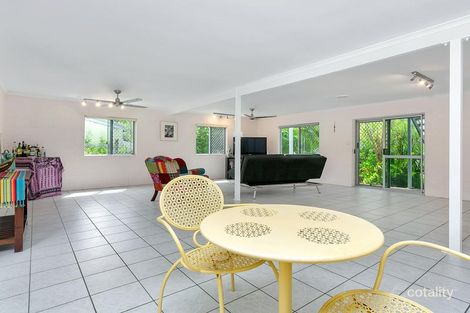 Property photo of 7 Cicero Close Mooroobool QLD 4870