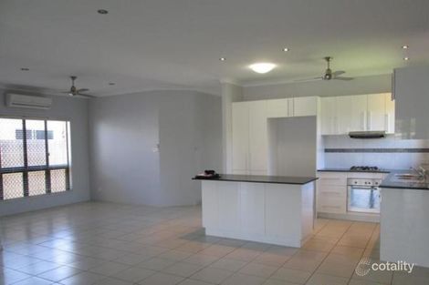 Property photo of 30 Fossilbrook Bend Trinity Park QLD 4879