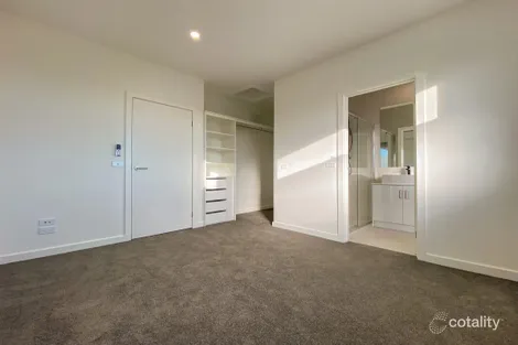 Property photo of 2/13 Hurtle Street Lalor VIC 3075