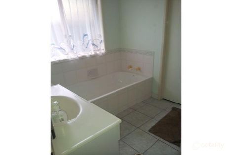 Property photo of 33 Carinya Drive Clinton QLD 4680