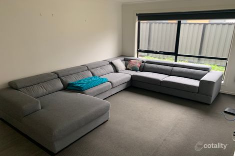 Property photo of 5 Pointer Drive Pakenham VIC 3810