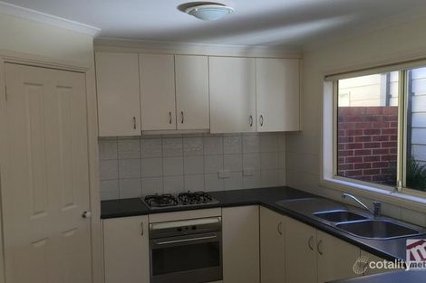 Property photo of 2/77 Brougham Avenue Wyndham Vale VIC 3024