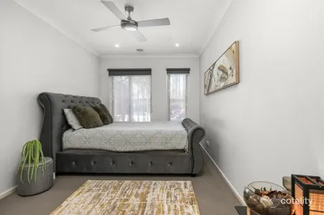 Property photo of 4 Strident Road Craigieburn VIC 3064