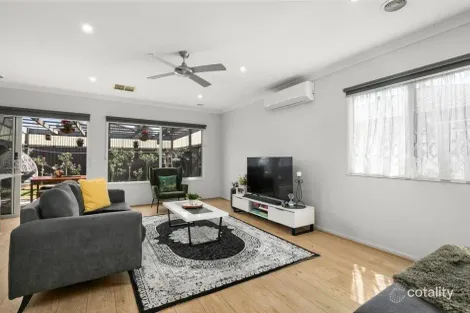 Property photo of 4 Strident Road Craigieburn VIC 3064