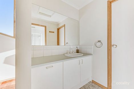 Property photo of 28 Newlyn Drive Craigieburn VIC 3064