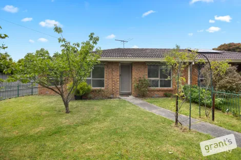 1/38-40 Woods St, Beaconsfield, VIC 3807