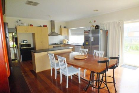 Property photo of 26 Hindmarsh Drive Manor Lakes VIC 3024