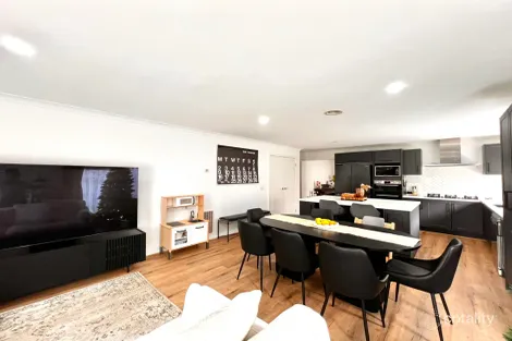 Property photo of 5 Cooinda Way Point Cook VIC 3030