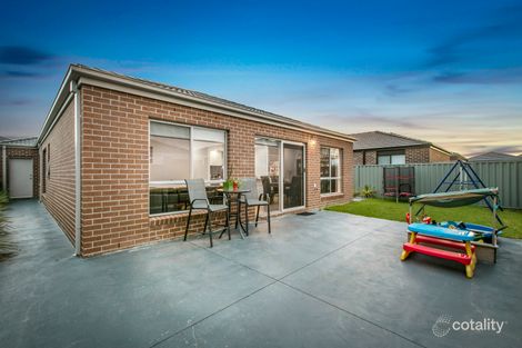 Property photo of 18 Yellow Robin Circuit Cranbourne East VIC 3977