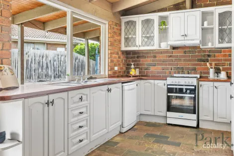 Property photo of 14 Frances Court Cranbourne VIC 3977