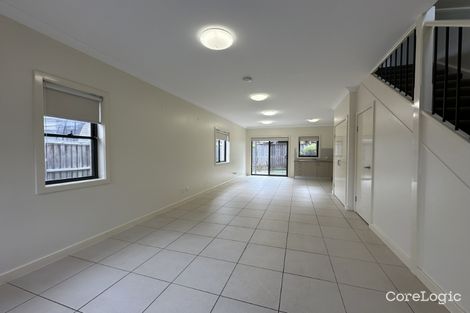 Property photo of 26 Rowe Drive Potts Hill NSW 2143