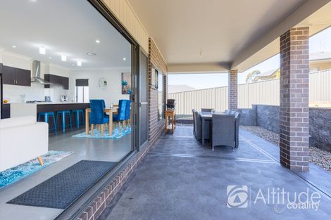 Property photo of 5 Floresta Crescent Cameron Park NSW 2285