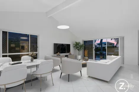 Property photo of 15 Seabreeze Street Paradise Point QLD 4216