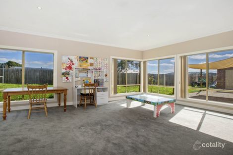 Property photo of 9 Francis Close Romsey VIC 3434