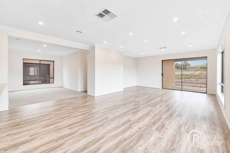 Property photo of 18 Powlett Drive Clyde VIC 3978