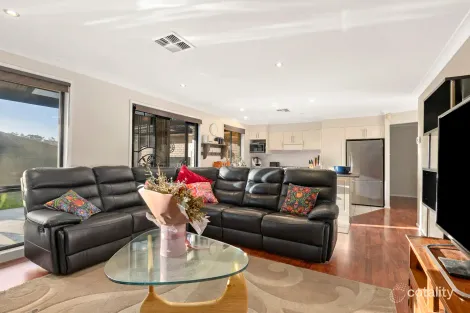 Property photo of 40 Peppercorn Crescent Fletcher NSW 2287