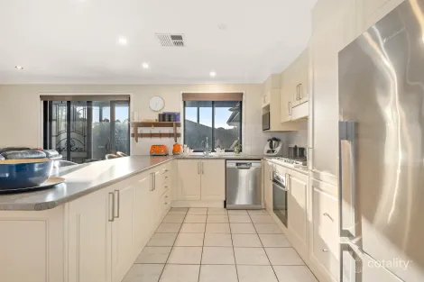 Property photo of 40 Peppercorn Crescent Fletcher NSW 2287