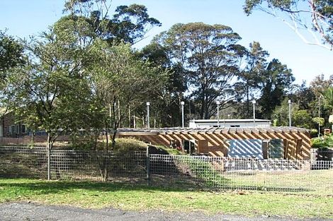 225 The Round Dr, Avoca Beach, NSW 2251