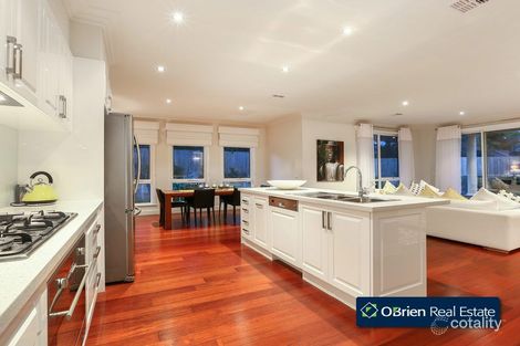 Property photo of 5 Avard Court Berwick VIC 3806