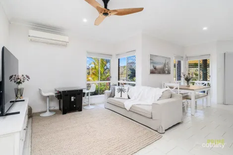 Property photo of 31 Jonwest Close Torquay QLD 4655