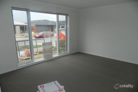 Property photo of 15 Rosina Drive Officer VIC 3809