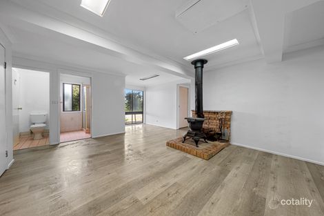 Property photo of 24 Dobell Circuit St Clair NSW 2759