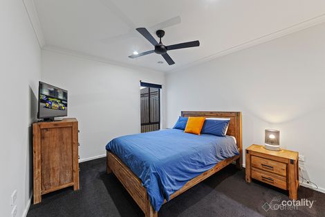 Property photo of 27 Denistoun Crescent Cranbourne VIC 3977