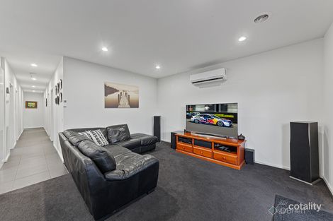 Property photo of 27 Denistoun Crescent Cranbourne VIC 3977