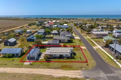 Property photo of 9 Centre Road Seaspray VIC 3851