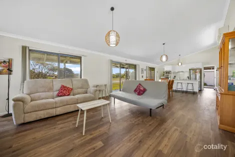 Property photo of 9 Centre Road Seaspray VIC 3851