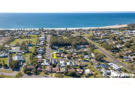 Property photo of 18 Saltwater Crescent Diamond Beach NSW 2430