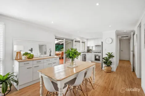 Property photo of 32 Easton Road Happy Valley SA 5159
