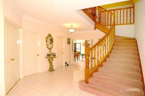 Property photo of 40 Hutchins Circuit Bundoora VIC 3083
