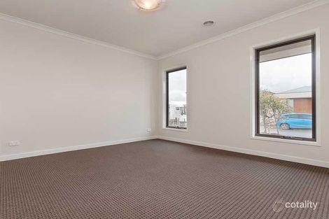 Property photo of 11 Mangrove Way Craigieburn VIC 3064