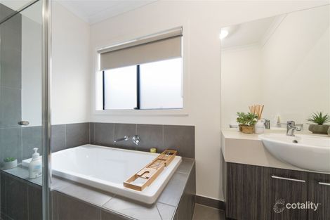 Property photo of 11 Remedy Drive Clyde VIC 3978