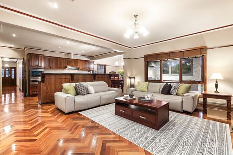 Property photo of 10 Elmwood Rise Eltham North VIC 3095