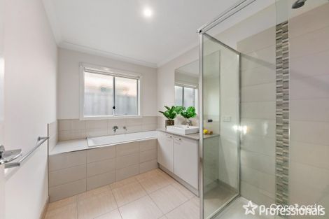 Property photo of 41 Montmarte Boulevard Burnside VIC 3023