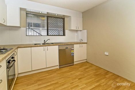 2/61 Bayview St, Runaway Bay, QLD 4216