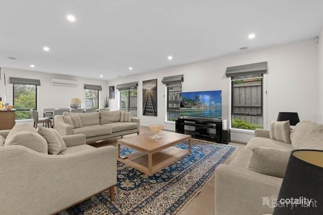 Property photo of 1 Gamaret Place Berwick VIC 3806