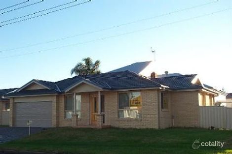 1/2 Turner St, Belmont, NSW 2280