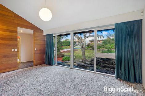 Property photo of 561 Waverley Road Glen Waverley VIC 3150