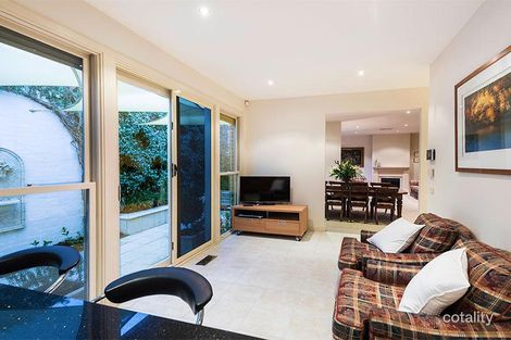 Property photo of 11 Ross Street Bentleigh VIC 3204