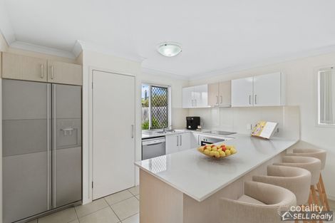 Property photo of 1/13 Victor Street Birkdale QLD 4159