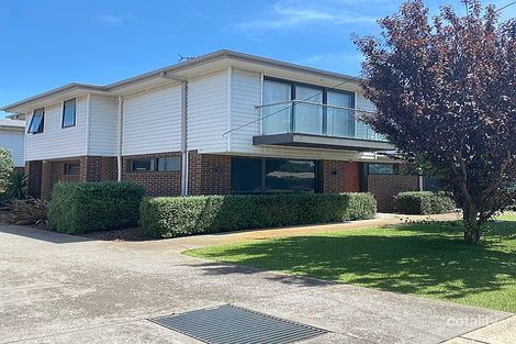 6/23-25 Seabeach Pde, North Shore, VIC 3214